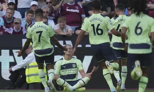 NBA焦点战：篮网客场逆转雄鹿,（NBA重磅对决：篮网客场翻盘雄鹿）