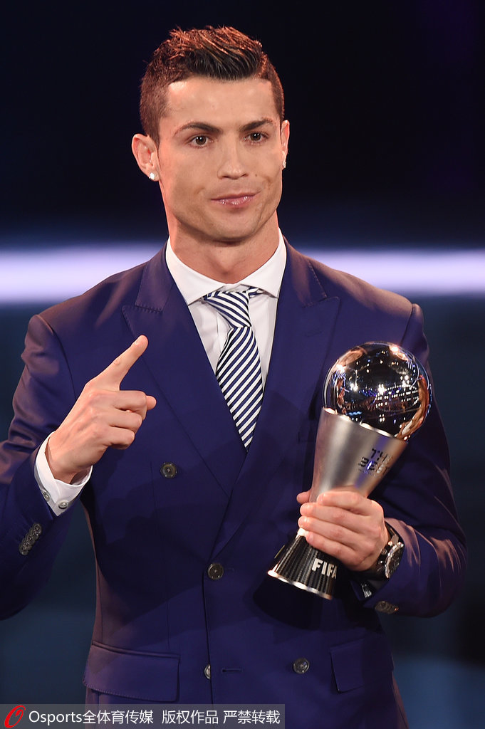 巴顿：李嗣镕一直很努力地训练，他的中超首秀应该是满分（巴顿赞李嗣镕训练刻苦：中超处子秀堪称满分）