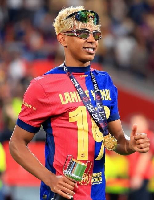 有些瞬间载入史册（那些瞬间终将写进历史）