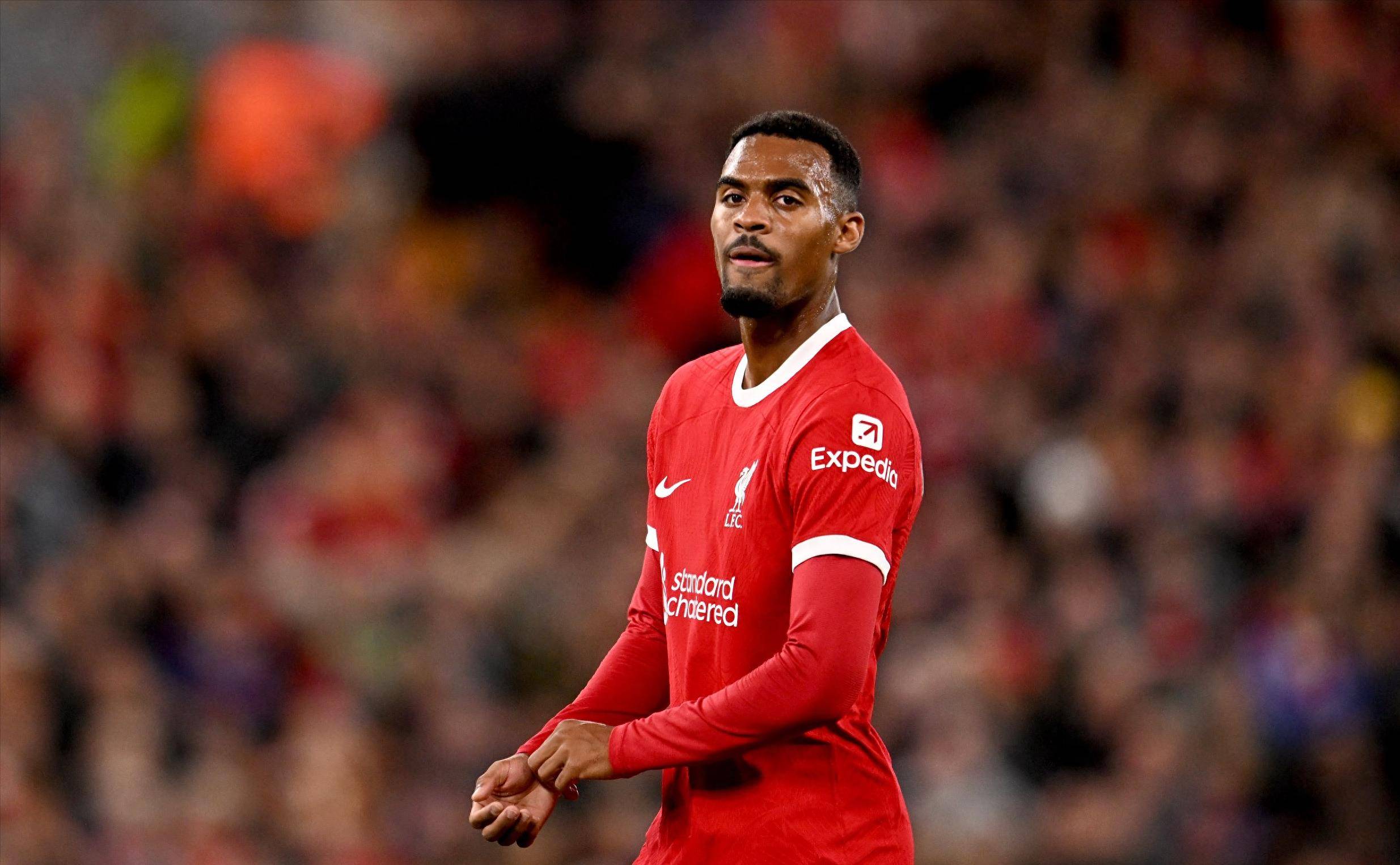 选择热刺6号球衣，帕利尼亚：这个数字与我祖父有关