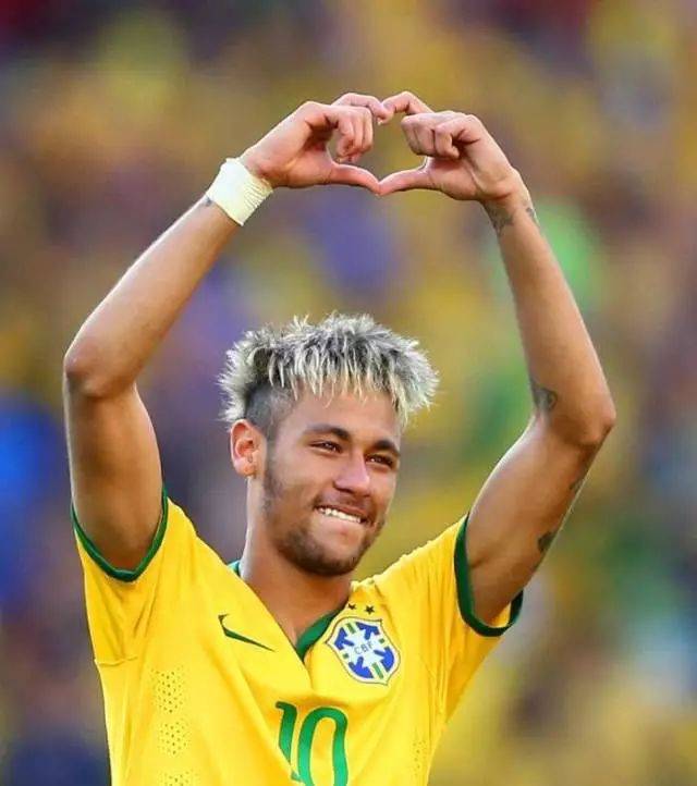 卡帅：布翁焦尔诺为现役意大利队最佳后卫，他控球能力很出色（卡帅：布翁焦尔诺是当今意大利队最强后卫，控球能力出众）