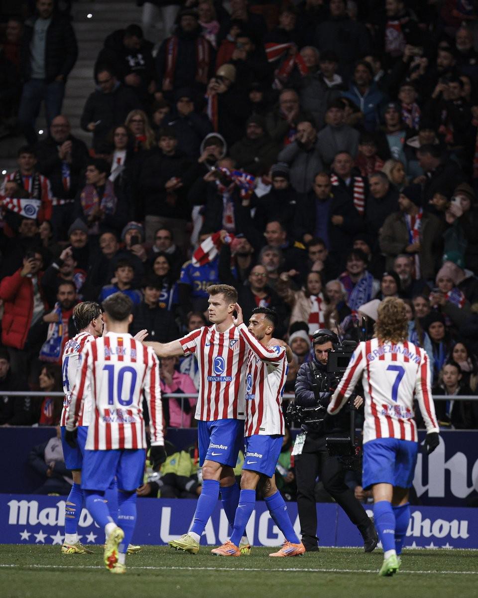 切尔西大胜，恩佐是世界第最佳中场之一这没问题吧。（切尔西大胜，称恩佐为世界顶级中场之一不过分吧）