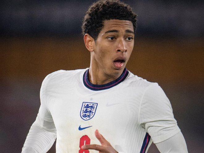 跟队：埃里克-加西亚是巴萨的幕后队长，许多人视其为指导者（随队记者：埃里克-加西亚被视为巴萨的隐形队长，许多人以他为导师）