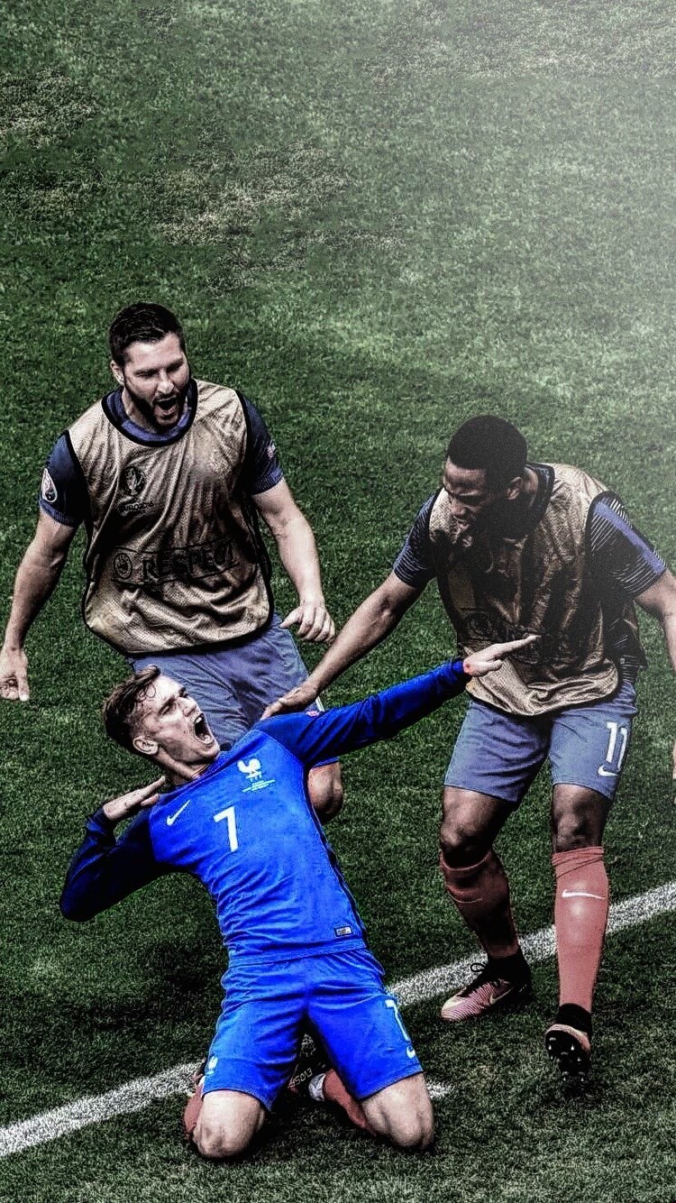 卡萨诺盛赞劳塔罗：他已经4年没去休假了，批评他的人真无知（卡萨诺力挺劳塔罗：已连续四年未度假，批评他的人太无知）