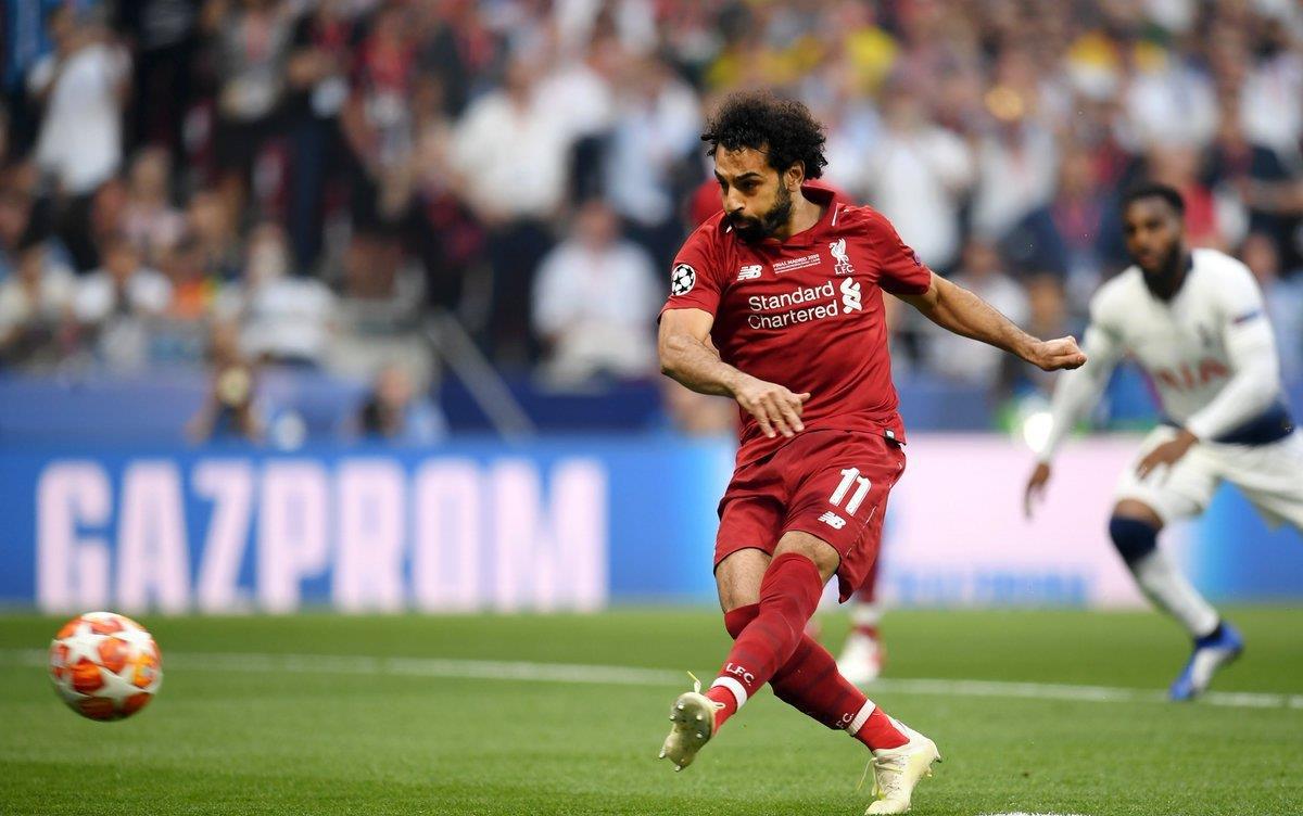 40岁魔笛仍不老！助米兰领跑意甲+连续10轮踢满全场（40岁魔笛不服老：助米兰领跑意甲，已连续10轮全勤）