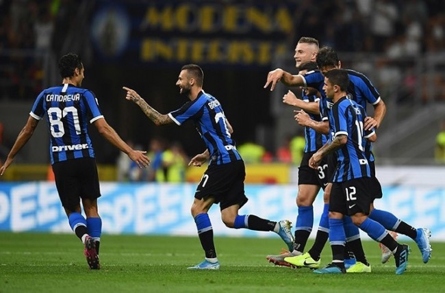 罗马诺：AC米兰已与科斯蒂克谈妥个人条款，转会费谈判顺利（罗马诺：AC米兰与科斯蒂克已就个人条款达成一致，转会费谈判进展良好）