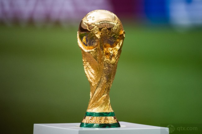 记者：李可并未参加申花赛前合练，明天能否首发存疑（记者称李可缺席申花赛前合练，明日首发成疑）