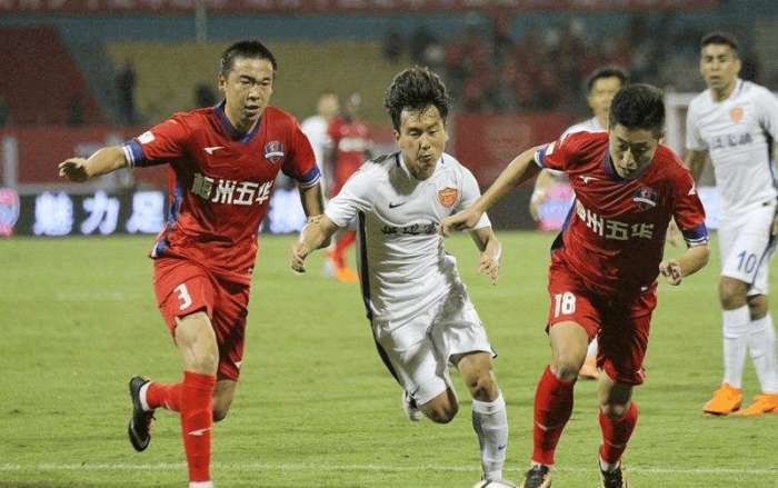 津门虎vs申花首发：双方均四外援！高天意先发，于汉超替补（津门虎战申花首发出炉：两队均上四外援，高天意首发、于汉超替补）