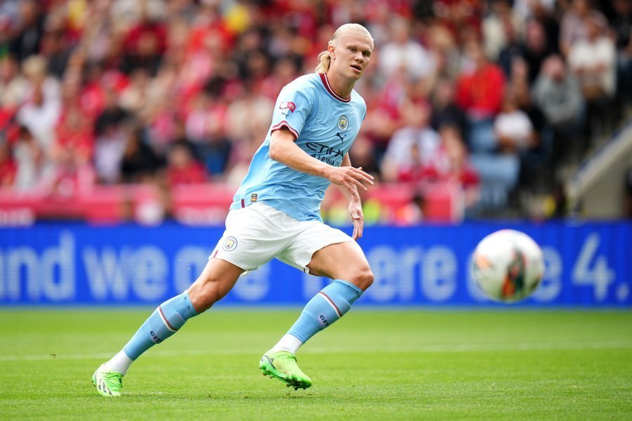 巴黎圣日耳曼内马尔帽子戏法（巴黎圣日耳曼内马尔上演帽子戏法）